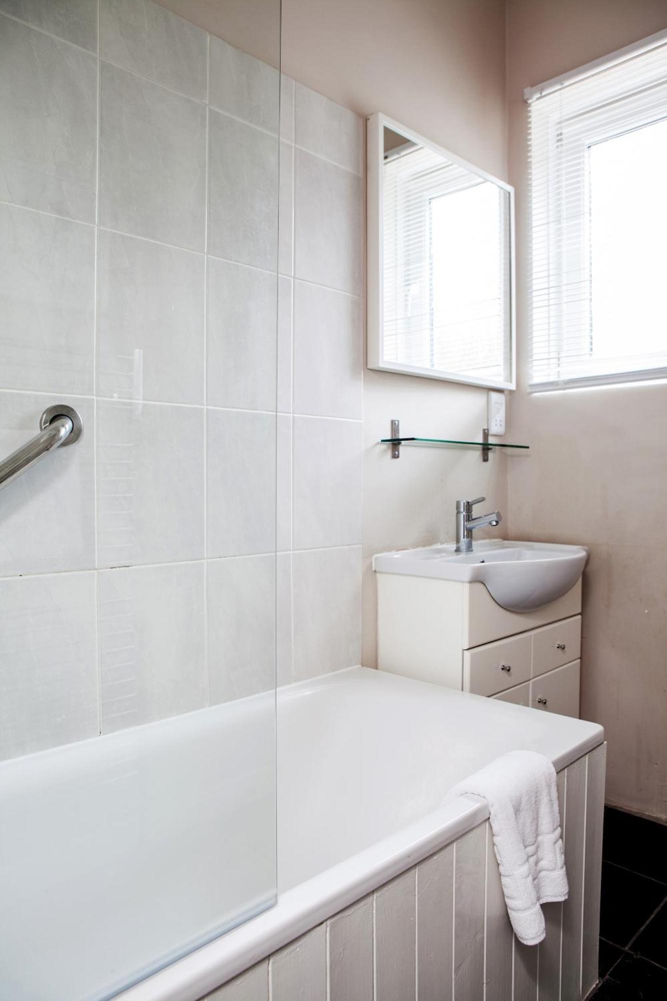 Madison Hill - Bedford Hill 1 - One Bedroom Flat London Bagian luar foto